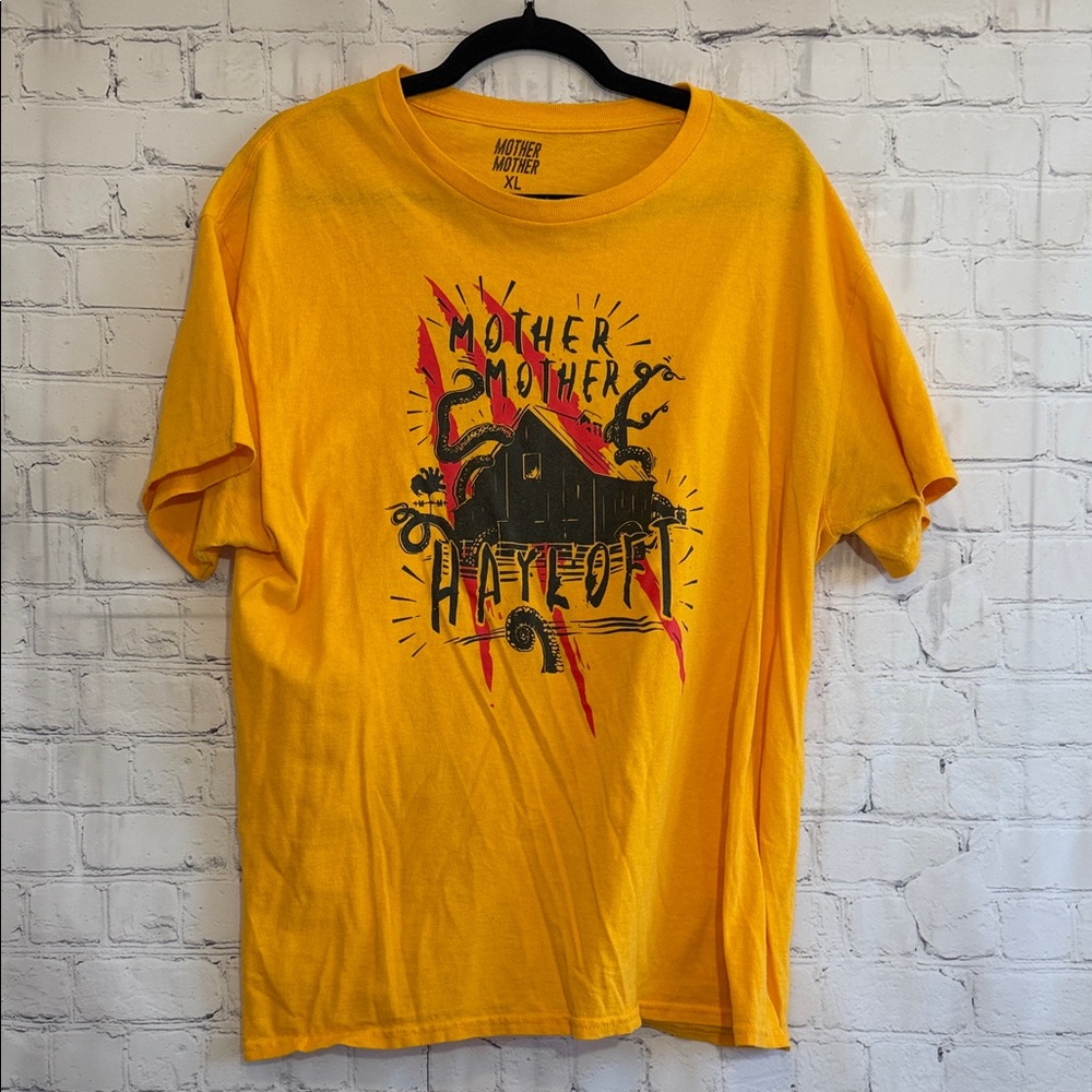 MOTHER MOTHER Hayloft Yellow Graphic Tee Men’s Size XL